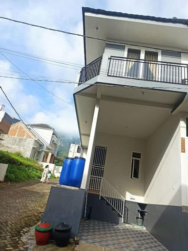 Exterior 13