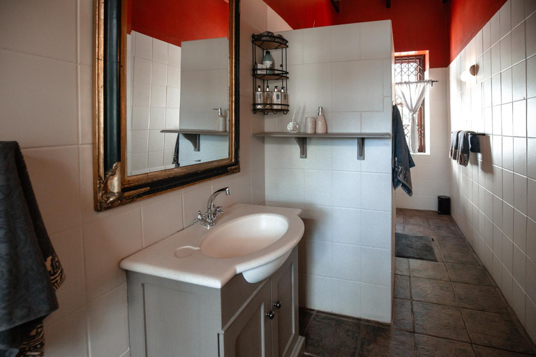 Bathroom 4, De Leeuwenhof Estate Hotel, Cape Winelands