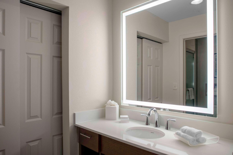 Bathroom 14