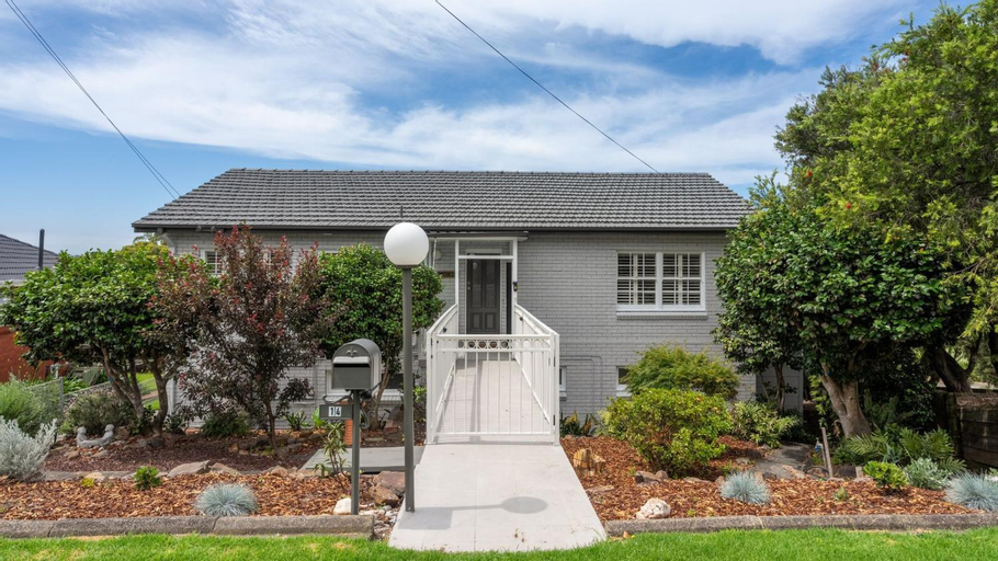 Exterior & Views 1, Adelong, Kiama