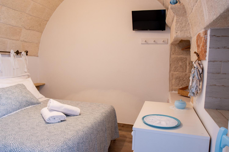 Bedroom 2, DimoraDonnaCrescenza -Locazione Turistica, Bari