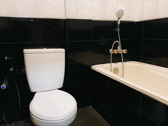 Bathroom 18