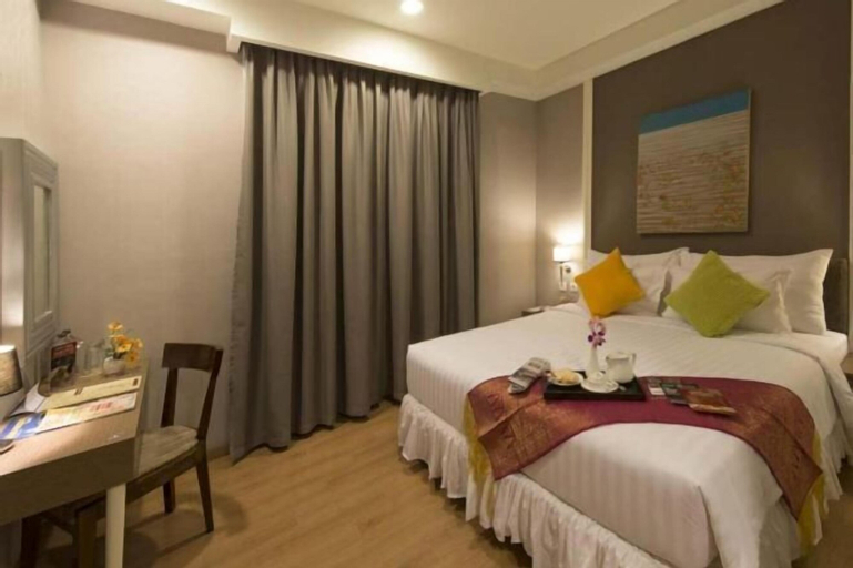 Bedroom 8