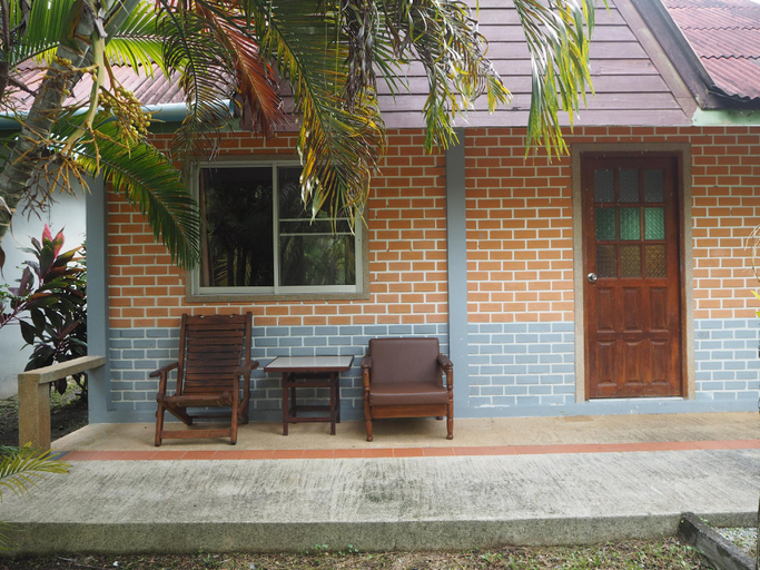 Exterior 7