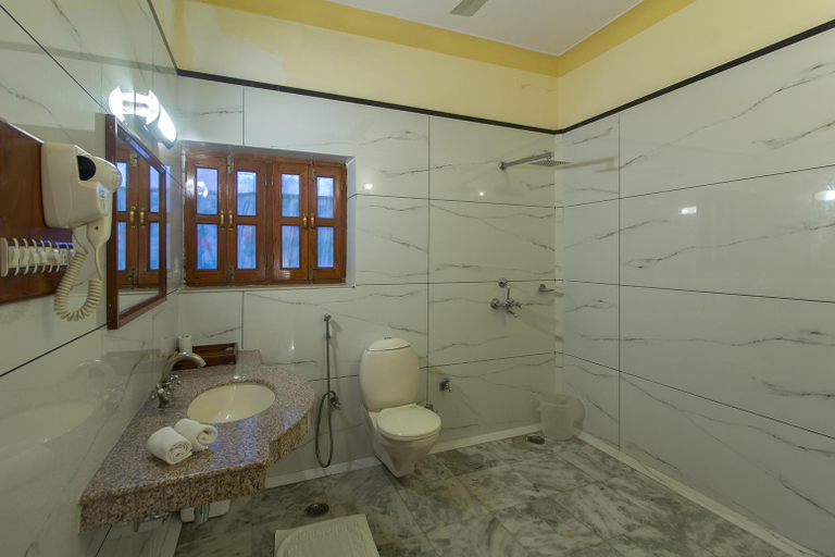 Bathroom 2, Polo Heritage Hotel, Jodhpur