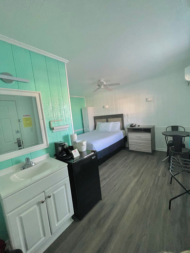 Ocean Crest Motel, Brunswick