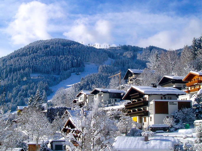 Apartments Haus Altenberger by we rent, Zell am See