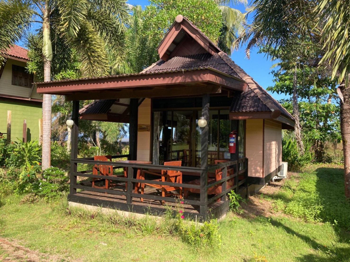 Exterior & Views 1, The Chevalley Beach Resort, Thung Wa