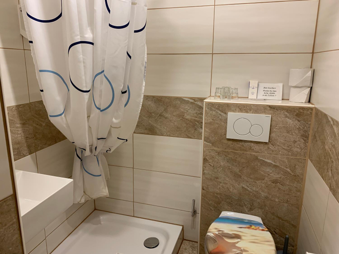 Bathroom 2, Hotel Seemeile, Cuxhaven
