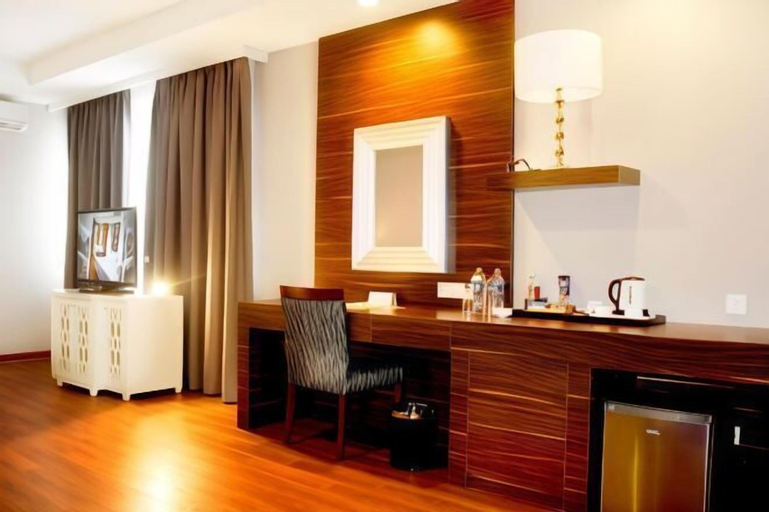 Dining Room 16