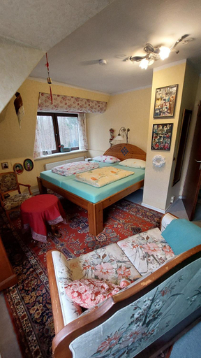 Others, Doppelzimmer im Einfamilienhaus, mit eigenem Bad und Kuchenmitbenutzung, Lübeck