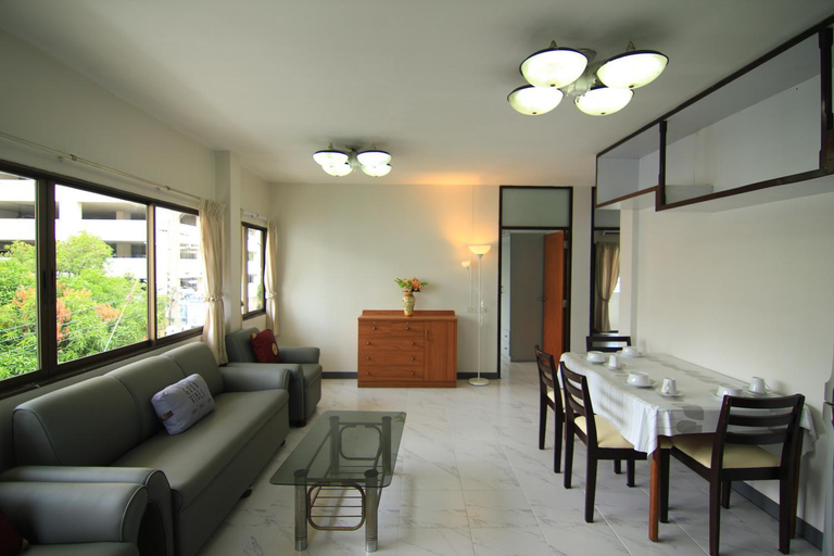 Others 5, Manoo House H, Ratchathewi