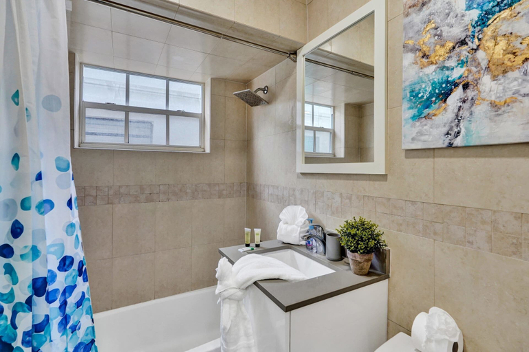 Bathroom 4, Newly Renovated Apt-unit #1 Close to Beach, Broward