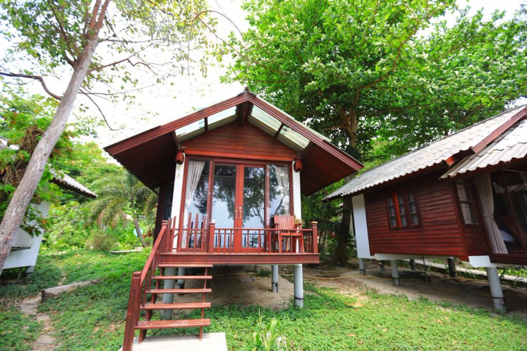 Exterior 11