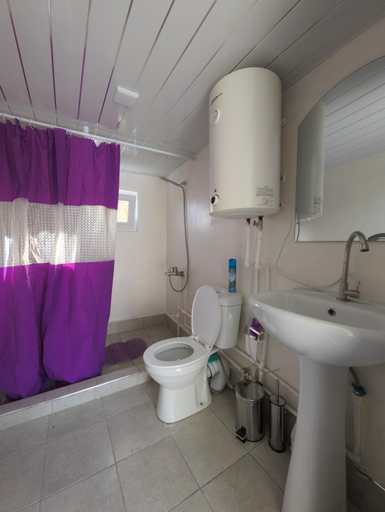 Bathroom 3, Cypress guesthouse