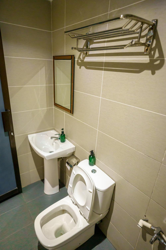 Bathroom 4, Alaxis Hotel, Kuala Lumpur