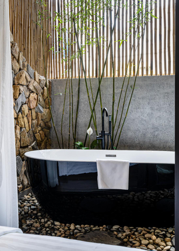 Bathroom 18
