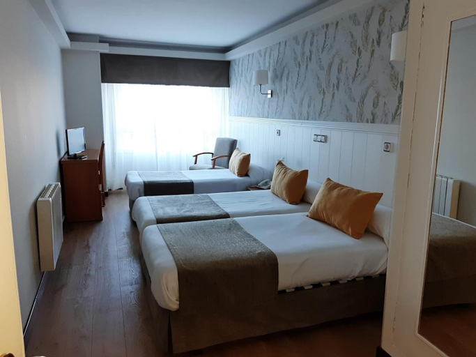 Bedroom 4, Hotel Almirante, A Coruña