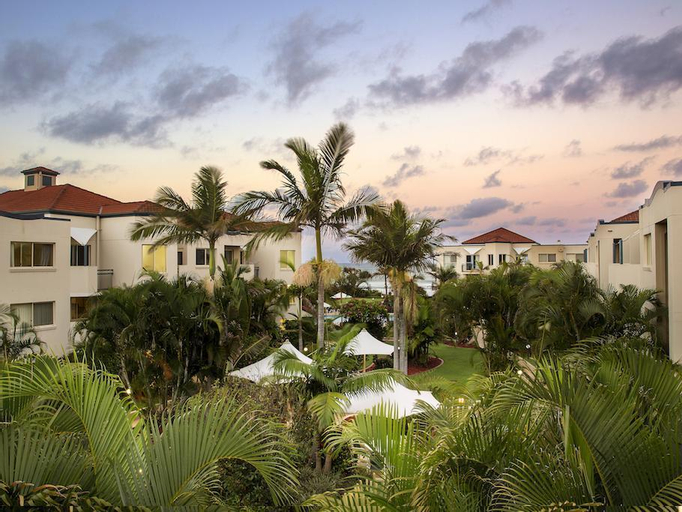 Golden Riviera Beach Resort, Gold Coast