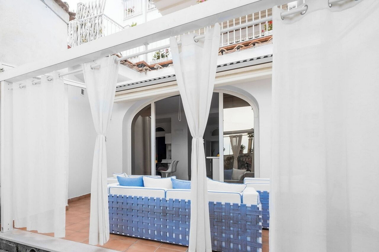 Others 5, Casa Malu, Salerno