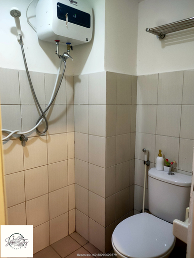 Bathroom 5, Sabi Stay Apartel At Apartment Urbantown Karawang, Karawang