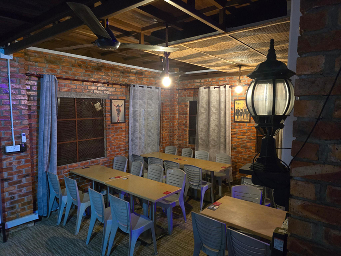 Food & Drinks 4, Heritage House @ Windcave , Bau