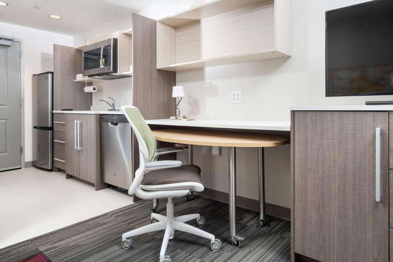 Bedroom 3, Home2 Suites by Hilton Newark Airport, Newark