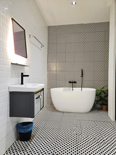 Bathroom 13