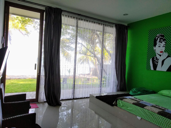 Bedroom 13