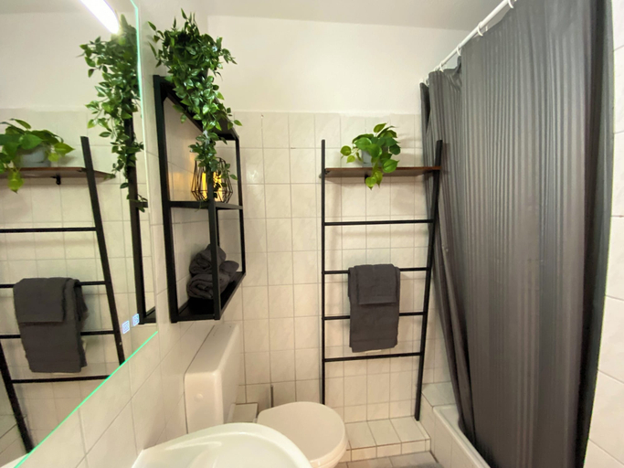 Bathroom 3, Business & Tourist Apartment mit Balkon, Osnabrück