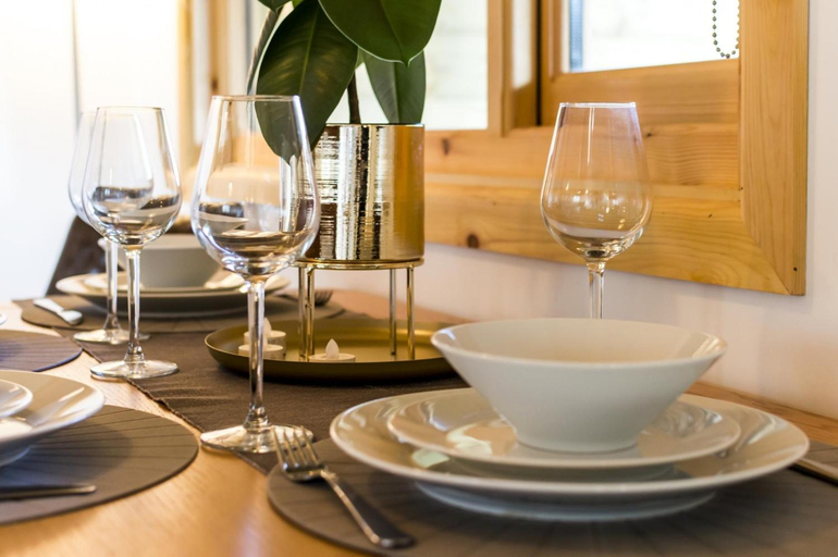 Food & Drinks, Laurel Lodge - 2 Bedroom Log Cabin - St Florence, Pembrokeshire