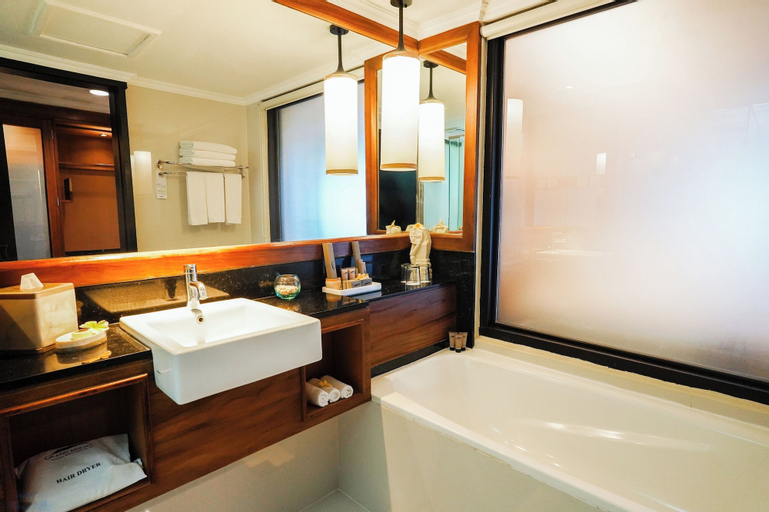 Bathroom 4