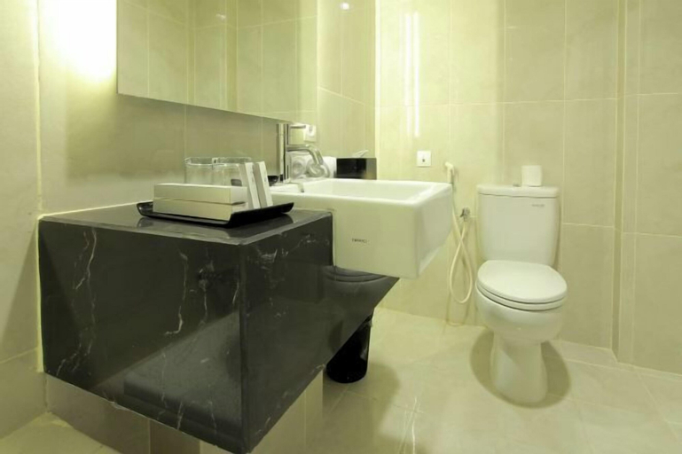 Bathroom 14