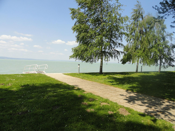 Others 5, Hotel Lido, Siófok