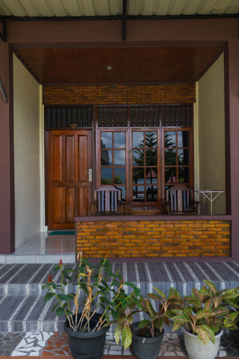 Exterior 4