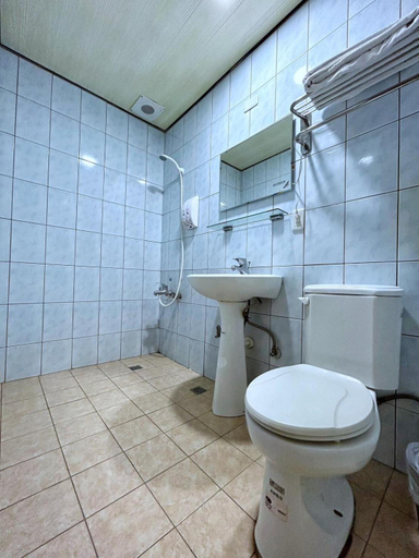 Bathroom 4, Fulong Holiday Hotel, Taoyuan