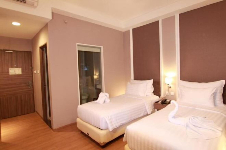 Bedroom 8