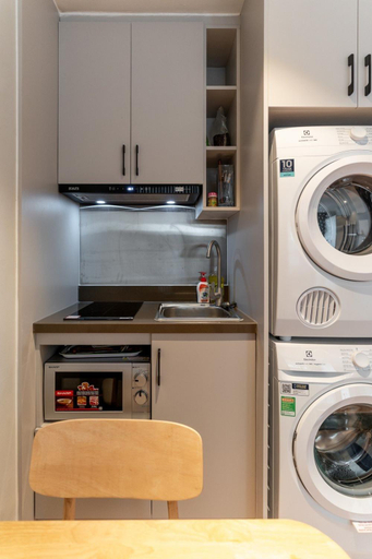 Others 5, The Rixx Lancaster Apartment @ D1/ Netflix/bathtub, District 1