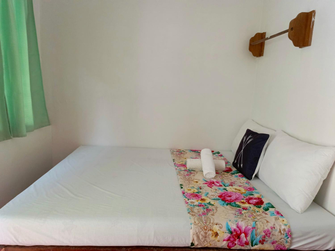 Bedroom 4, MiL's Hillside Tourist Inn, San Vicente