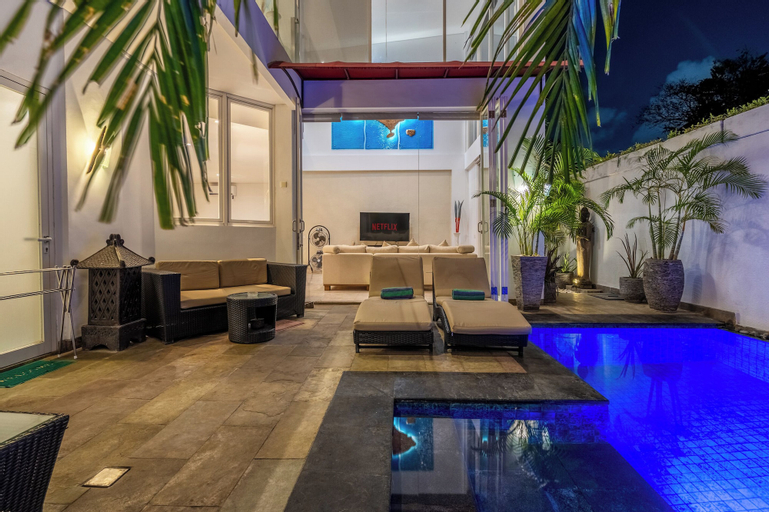 Swimming Pool 23