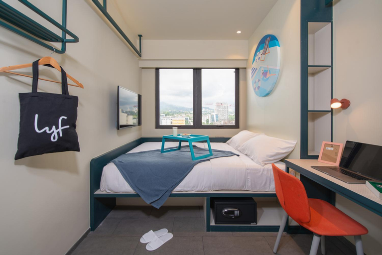 Bedroom 18