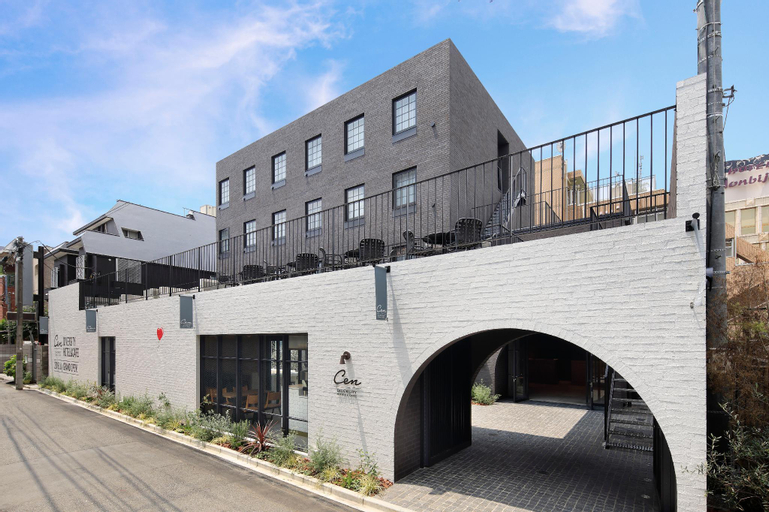 Exterior 8