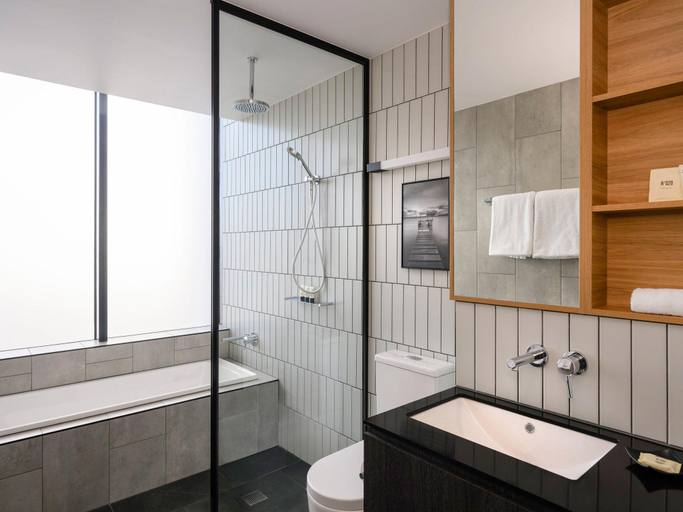 Bathroom 4