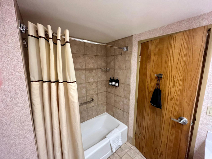 Bathroom 4, MT CB Base Area with King Bed, Outdoor Hot Tub & Pool, Gunnison