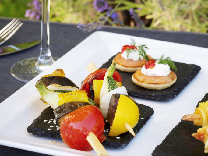 Food & Drinks 4, Mercure Orange Centre, Vaucluse