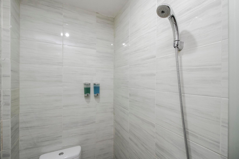 Bathroom 7