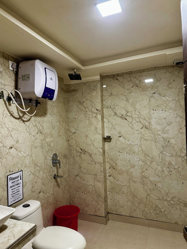 Bathroom 4, Taj Castle Homestay, Agra