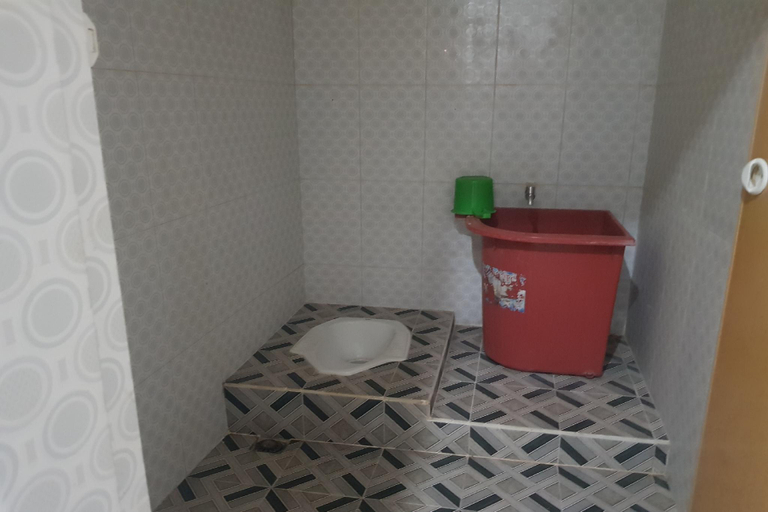 Bathroom, Hotel O Cempaka Syariah, Medan