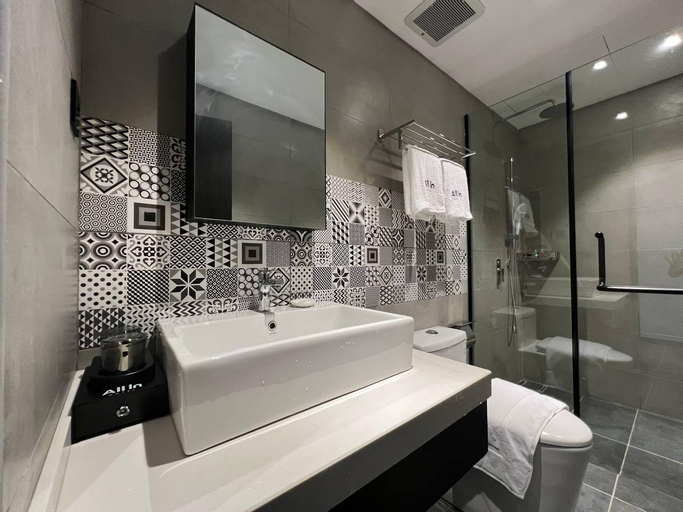 Bathroom 2