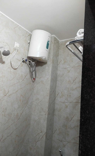 Bathroom 3, Hotel Pravasa Stay, Dewas Naka, Indore